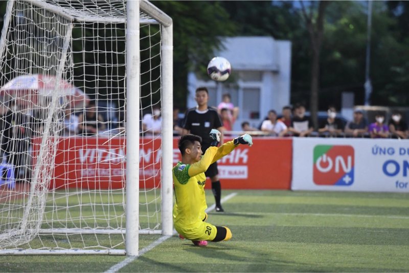 Áp dụng linh hoạt chiến thuật trên sân đấu